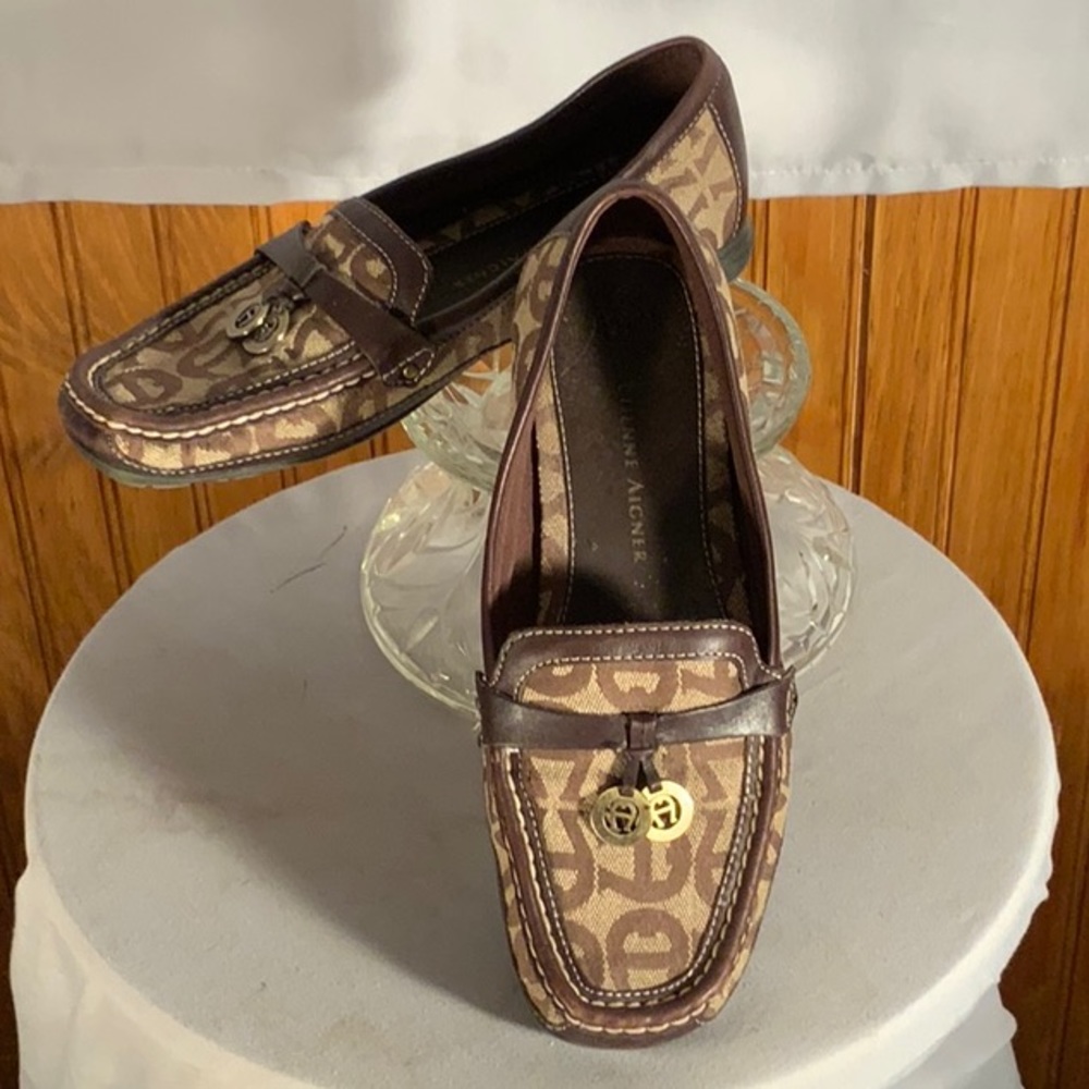 Etienne Women Aigqner Brown and Leather Loafers